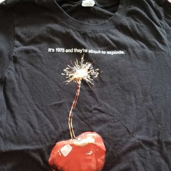 Startee Tops Cha Cha Cherry Bomb The Runaways T Shirt Lgxl Poshmark Startee Tops Cha Cha Cherry Bomb The Runaways T Shirt Lgxl Poshmark